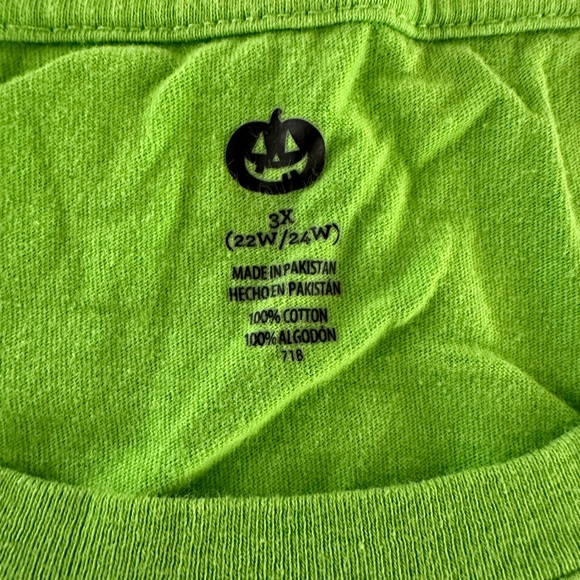 Womens Neon Green Flying Wicked Witch & Bats & T-Shirt - Picture 7 of 12